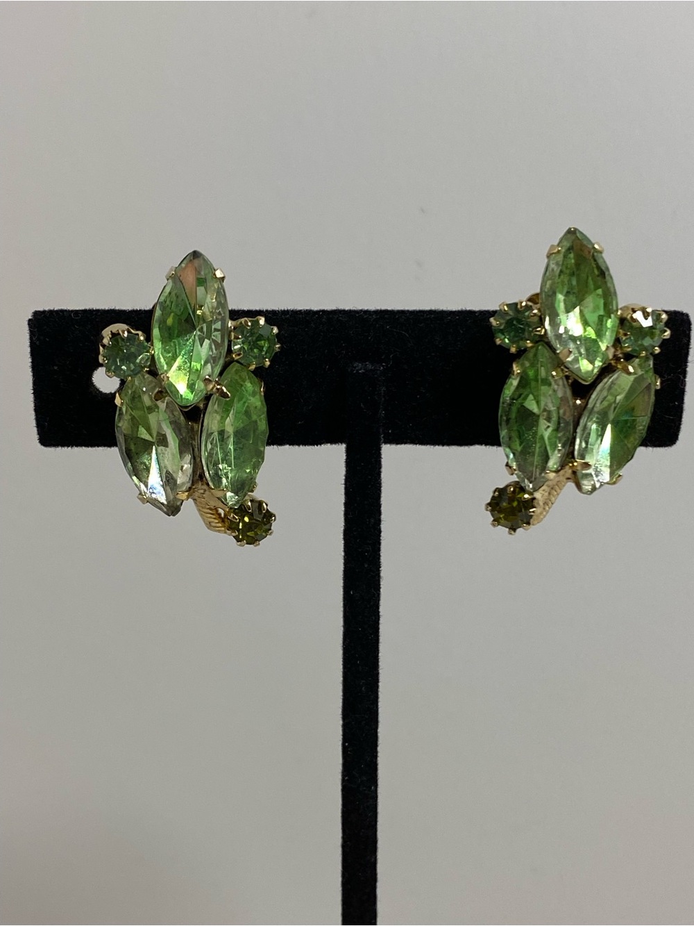 Vintage Green Rhinestone Clip On Earrings Gold Tone Navette Marquis Mid Century